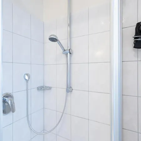 Moderne In Mit Balkon, Wlan Und Ahoi-rabatt